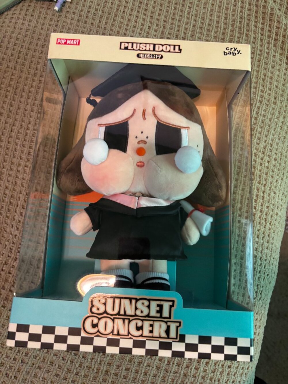 Popmart Crybaby Sunset Concert Graduation Plush Doll